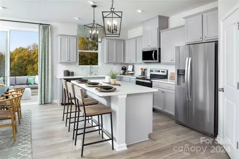 10021 Keeler Oak Ln, Charlotte, NC 28269