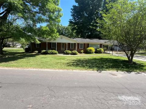 1706 Pinedell Ave, Monroe, NC 28110