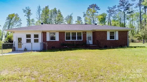 3572 Hickson Rd, Wallace, SC 29596