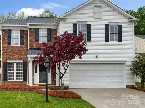 5910 Waverly Lynn Ln, Charlotte, NC 28269