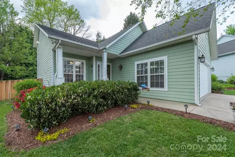 25 Cotton Creek Cir, Black Mountain, NC 28711