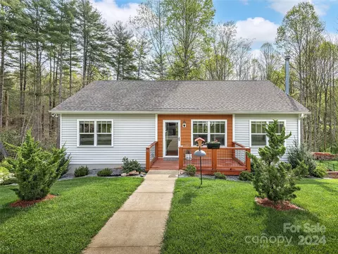 65 S Briarcreek Ct, Hendersonville, NC 28792