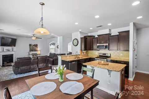 Kitchen - 10682 Sapphire Trl, Davidson, NC 28036 photo 3 of 3
