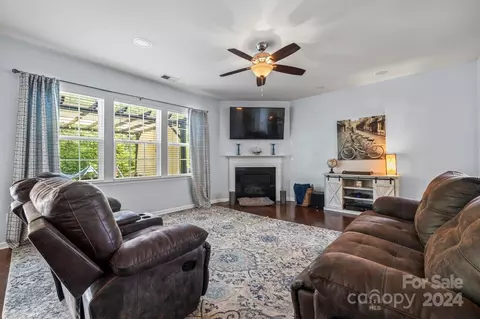 Living - 10682 Sapphire Trl, Davidson, NC 28036 photo 2 of 2