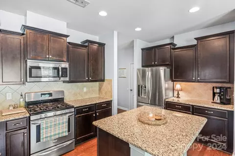 Kitchen - 10682 Sapphire Trl, Davidson, NC 28036 photo 2 of 3