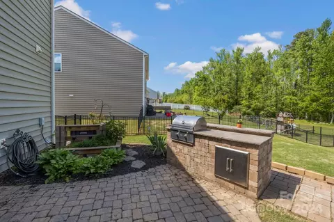Exterior - 10682 Sapphire Trl, Davidson, NC 28036 photo 6 of 11