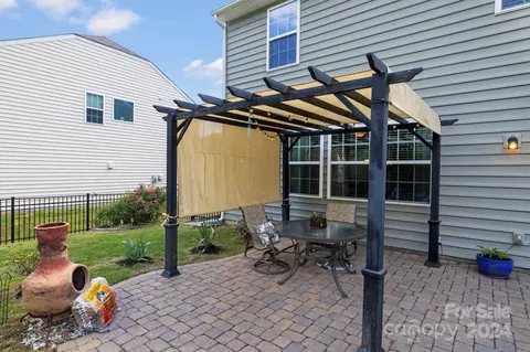 Exterior - 10682 Sapphire Trl, Davidson, NC 28036 photo 5 of 11