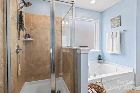 Bath - 10682 Sapphire Trl, Davidson, NC 28036 photo 4 of 4
