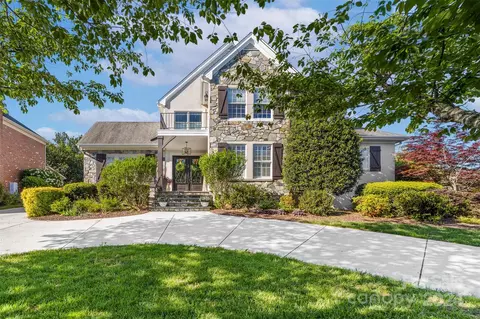 17626 Spinnakers Reach Dr, Cornelius, NC 28031