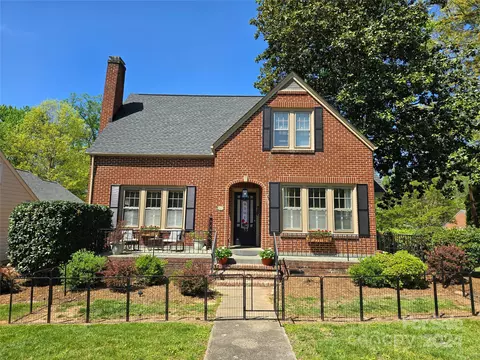 753 N Center St, Hickory, NC 28601