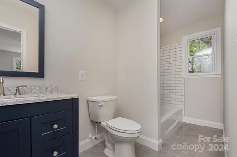 Bath - 5755 Bertie Ave, Salisbury, NC 28147 photo 2 of 3