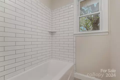 Bath - 5755 Bertie Ave, Salisbury, NC 28147 photo 3 of 3