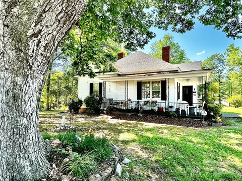 30 Dearborn St, Great Falls, SC 29055