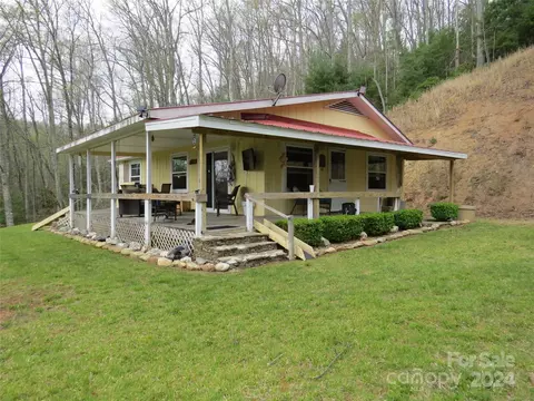 437 Presnell Hollow Rd, Burnsville, NC 28714