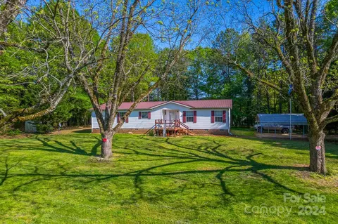 904 Scruggs Rd, Forest City, NC 28043