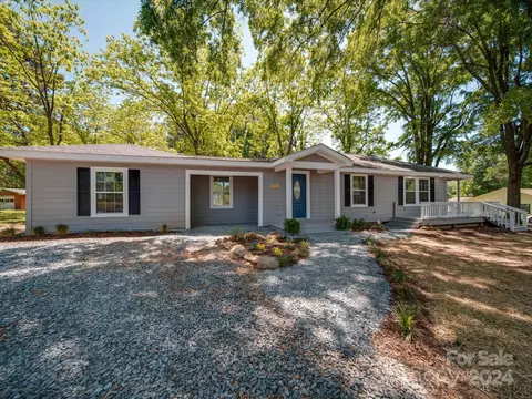 141 W Andrews St, Norwood, NC 28128