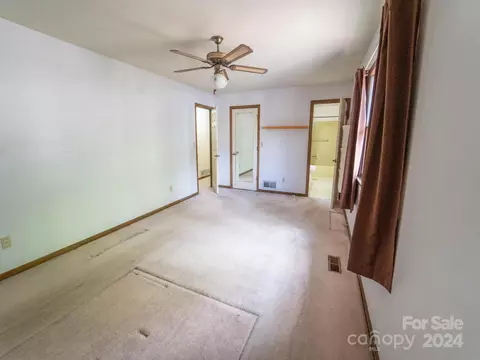 Entry Way - 220 Stonebrook Dr, Hendersonville, NC 28791 photo 2 of 2