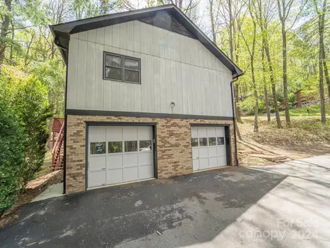 Exterior - 220 Stonebrook Dr, Hendersonville, NC 28791 photo 6 of 8