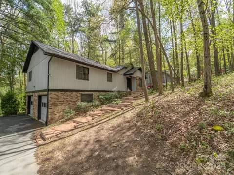 Exterior - 220 Stonebrook Dr, Hendersonville, NC 28791 photo 1 of 8