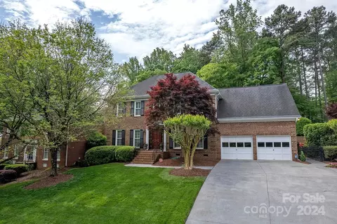 9236 Tillot Dr, Matthews, NC 28105