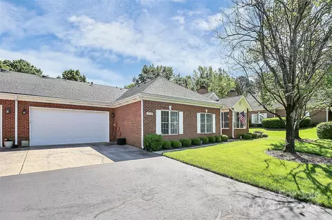 8331 Olde Troon Dr, Charlotte, NC 28277