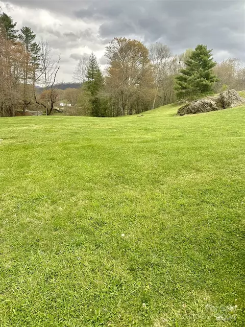 Berry Lane, Waynesville, NC 28785