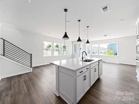 Berkeley Avenue, Mooresville, NC 28117