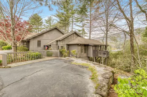 22 Racquet Club Villas Dr, Sapphire, NC 28774