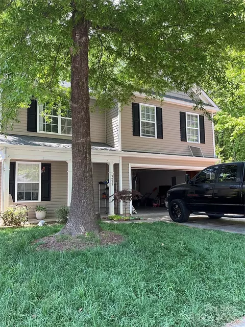 3233 Kayla Ln, Charlotte, NC 28215