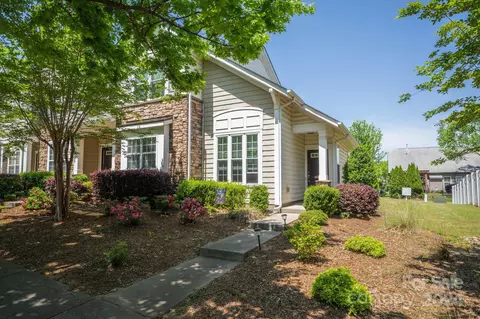 8044 Lynwood Sq, Waxhaw, NC 28173