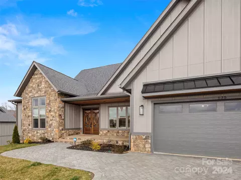 535 Daniel Circle Dr, Mills River, NC 28759 photo 4