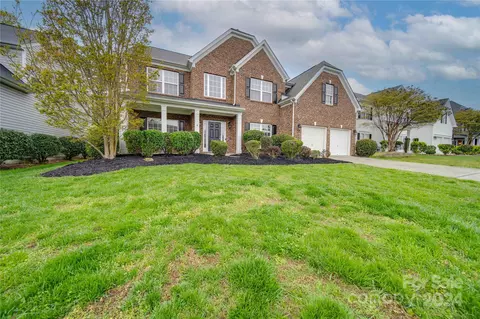 8315 Burgundy Ridge Dr, Harrisburg, NC 28075