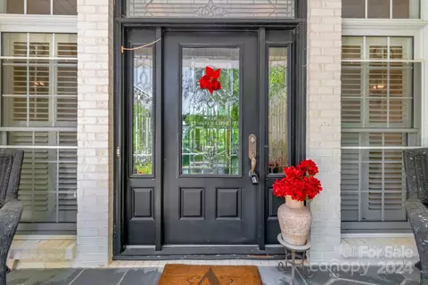 456 N Shore 6 Dr #6, Hickory, NC 28601