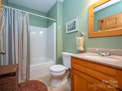 Bath - 535 Glen Echo Cir, Saluda, NC 28773 photo 2 of 2
