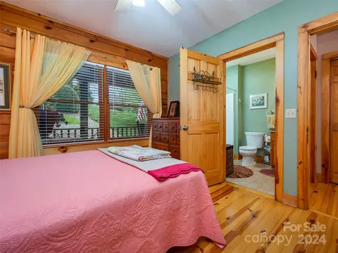 Bedroom - 535 Glen Echo Cir, Saluda, NC 28773 photo 4 of 4