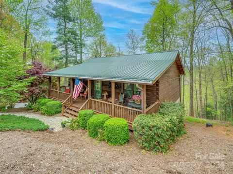 535 Glen Echo Cir, Saluda, NC 28773