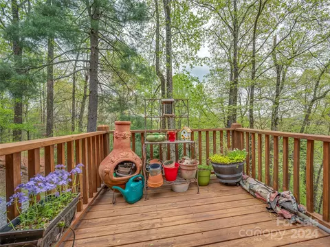 Exterior - 535 Glen Echo Cir, Saluda, NC 28773 photo 12 of 14
