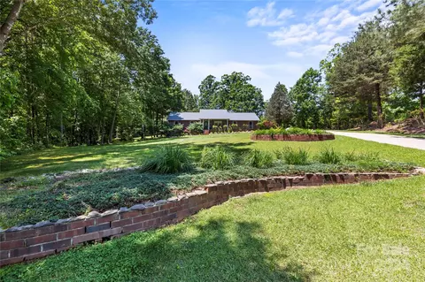525 Orchid Ct, Stanley, NC 28164