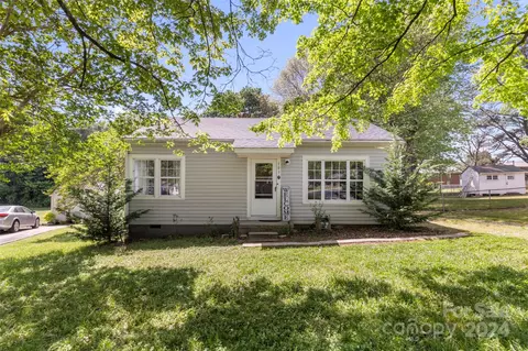 103 Willowbrook Cir, Lexington, NC 27295