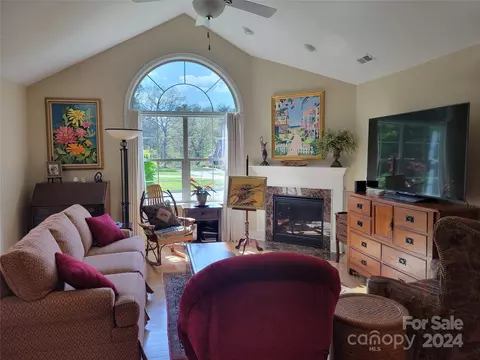 437 Summerfield Pl, Flat Rock, NC 28731 photo 9