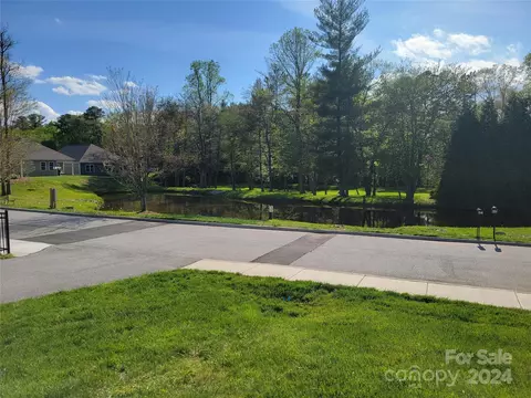 437 Summerfield Pl, Flat Rock, NC 28731 photo 4