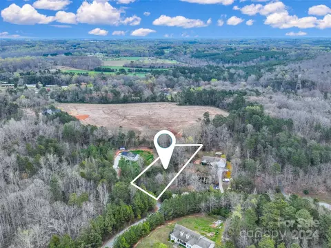 108 Spaulding Ct, Statesville, NC 28677