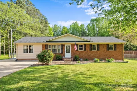 190 Stratford Rd, Lexington, NC 27292