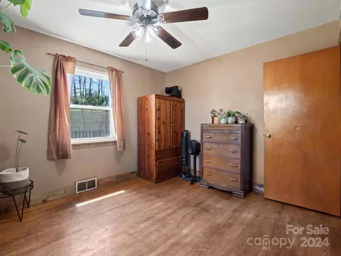 Bedroom - 78 Circle Dr, Canton, NC 28716 photo 4 of 6
