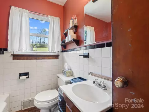 Bath - 78 Circle Dr, Canton, NC 28716 photo 2 of 2