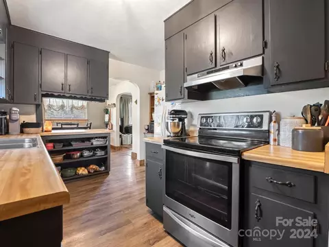 Kitchen - 78 Circle Dr, Canton, NC 28716 photo 2 of 3