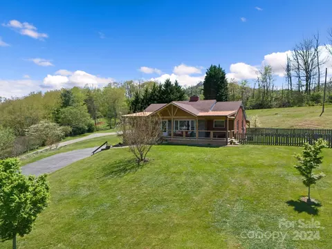 78 Circle Dr, Canton, NC 28716