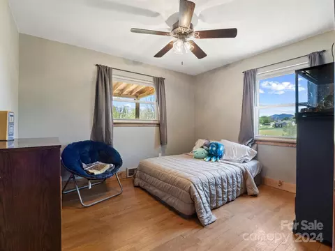 Bedroom - 78 Circle Dr, Canton, NC 28716 photo 5 of 6