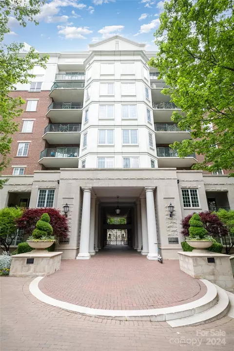 300 W 5th 334 St #334, Charlotte, NC 28202