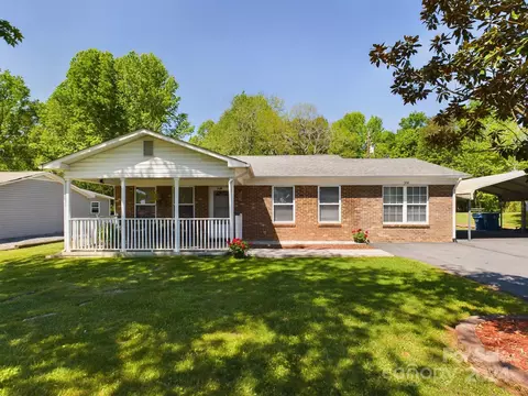 208 Springhill Ln, Maiden, NC 28650